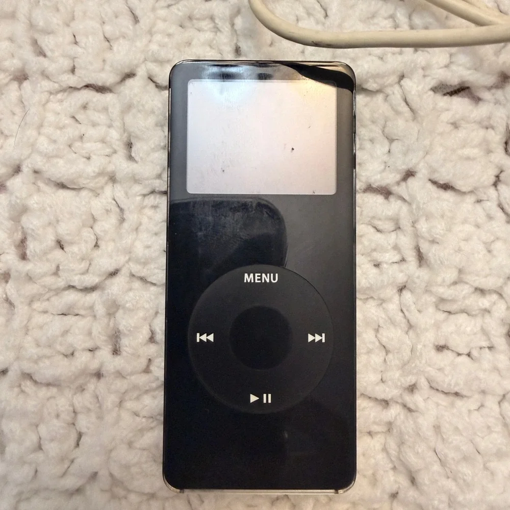 Apple iPod Nano 1st Gen 2GB Black A1137 MP3 Player Tested Needs Battery + Cable